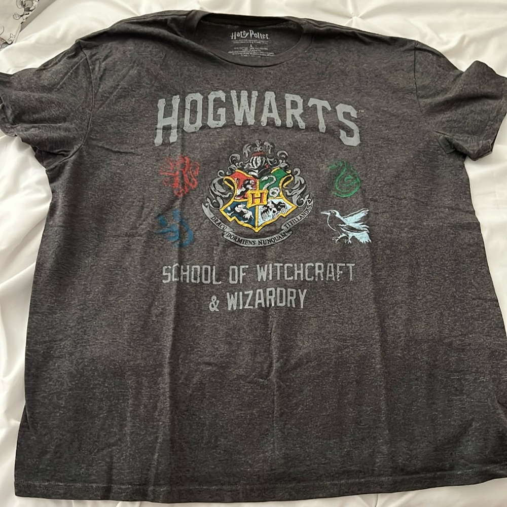 Harry Potter “Hogwarts” tshirt